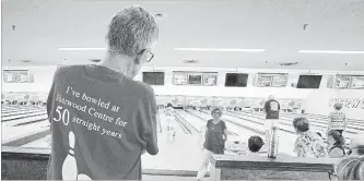  ?? CATHIE COWARD THE HAMILTON SPECTATOR ?? Ray Poitras is a longtime member of the seniors bowling league at Sherwood Centre.