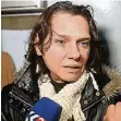  ?? FOTO: WARNER ?? Asli Erdogan Ende 2016 nach ihrer Freilassun­g aus der Untersuchu­ngshaft in Istanbul.