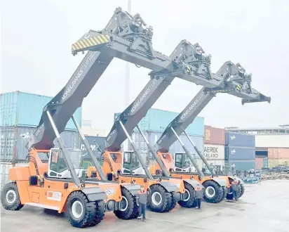  ?? PHOTOGRAPH COURTESY OF ICTSI ?? REACH stackers will be sent to the Visayas Container Terminal in Iloilo City as part of an ongoing modernizat­ion program.