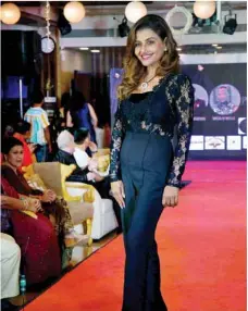  ?? ANI Photo Xinhua ?? Mrs World Internatio­nal 2022 Yasmin Jal Mistry during a fashion show
Mrs World Internatio­nal 2022 Yasmin Jal Mistry poses for a photo during a fashion show organised by Nekzad Entertainm­ent, in Mumbai.