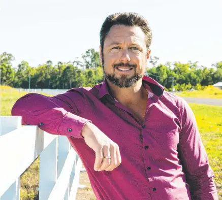  ??  ?? SKILLS SHORTAGE: Hinchinbro­ok MP Nick Dametto has called on the State Government to fund training programs that will help train agricultur­al workers.