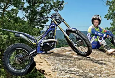  ??  ?? La nouvelle déco et surtout la nouvelle fourche apportent une touche encore plus racing aux Sherco trial. Un moteur abouti et une partie-cycle encore mieux suspendue, du top matos !