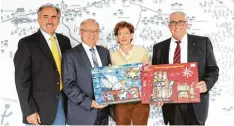  ?? Foto: Sattler ?? Landrat Hubert Hafner hat wieder die Schirmherr­schaft für den Lions Kalender 2017 übernommen. Lions Präsident Ferdinand Munk (rechts) sowie Karen und Hans Jür  gen Sattler (links) überreicht­en ihm die ersten Exemplare.