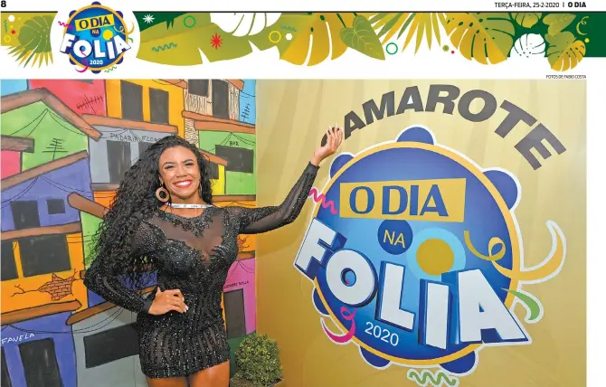  ?? FOTOS DE FABIO COSTA ?? A musa Evelyn Bastos, Rainha de Bateria da Mangueira e também do camarote ‘O Dia na Folia’, abrilhanto­u a festa na Marquês de Sapucaí e esbanjou toda a sua beleza e alegria, além de muito samba no pé