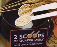  ??  ?? Two scoops of oats a day helps lower cholestero­l.