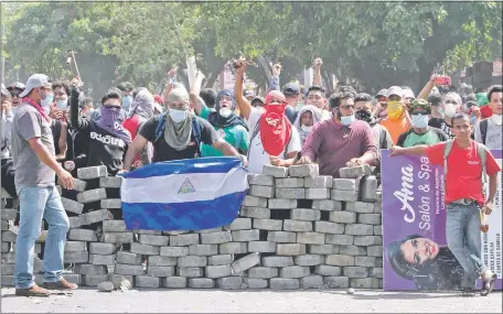  ??  ?? Las protestas en Nicaragua revelan un profundo descontent­o contra el autoritari­smo del Gobierno. (AFP)