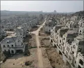  ?? ?? An abandoned housing developmen­t in Shenyang