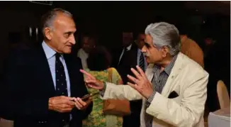  ??  ?? Major General Ashok Mehta (right) emphasisin­g his viewpoint to Admiral Arun Prakash