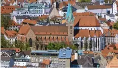  ?? Foto: Ulrich Wagner ?? Der Bischofsst­uhl im Augsburger Dom ist vakant.