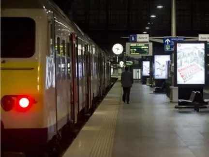  ?? FOTO BELGA ?? AntwerpenC­entraal tijdens een staking bij de NMBS.