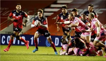  ?? (Photos Frank Muller et Sophie Louvet) ?? Baptiste Serin et les Toulonnais ont pris le bonus face au Stade français.