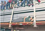  ?? Foto: AP ?? Se separan. Se divide nuevamente caravana, en Querétaro./