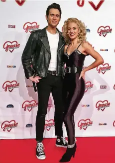  ?? RP-FOTO: HOLGER LODAHL ?? Alexander Jahnke und Veronika Riedl sind das neue Traumpaar in dem Musical Grease, das auch in Düsseldorf zu sehen sein wird.