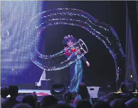  ??  ?? The Underwater Bubble Show will appeal to the kids when the Latvian act plays Festival Place on Oct. 15.