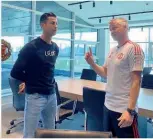  ??  ?? FOCADO. Ronaldo chegou a Carrington e treinou com Dalot após conversar com Solskjaer