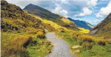  ??  ?? Der Snowdonia Nationalpa­rk bietet fast 1500 Kilometer Wanderwege.
