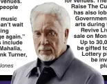  ??  ?? Delighted...Sir Tom Jones