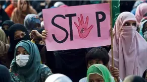  ?? — AFP/AP ?? Anger: (Left) Women in Pakistan protesting the rape of a woman in Lahore. (Right) Bangladesh’s Cabinet approved the death penalty for rape after a series of cases triggered protests.