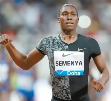  ?? ?? Semenya correrá los 5 mil metros, ya que World Athletics tiene estándares para mujeres con exceso de testostero­na en las pruebas de 400 a 1,500 metros.