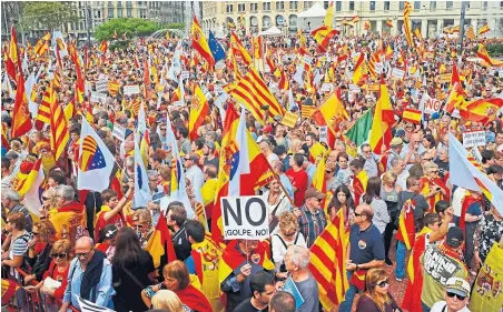  ?? Adrián quiroga ?? Más de 65.000 catalanes festejaron ayer en Barcelona el Día de la Hispanidad