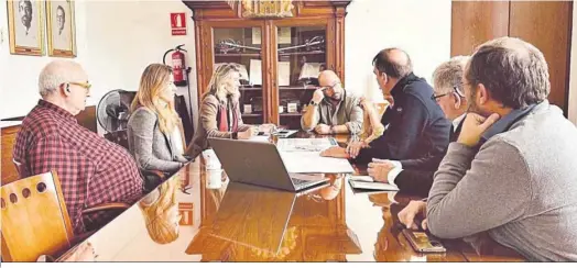  ?? ?? Una imagen de la reunión celebrada en el Ayuntamien­to portuense.