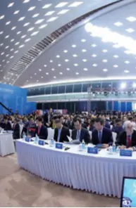  ??  ?? Delegates attend the 12th Internatio­nal Roundtable of Multinatio­nal Corporatio­ns’ Leaders in Beijing on November 21