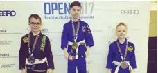  ??  ?? Preston Wilgosh (left) Roque Spaan-Murray (right) - Silver and Bronze - boys 7-8 featherwei­ght div.