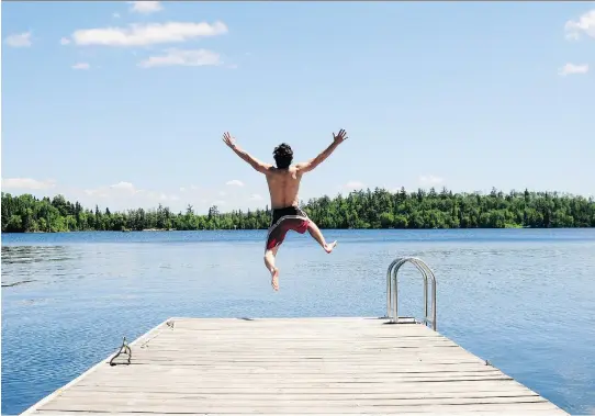  ?? PHOTOS: GETTY IMAGES/ISTOCK PHOTO ?? “Summerphob­ia” is a rare form of anxiety that gets worse when other people’s social lives heat up and conversati­ons revolve around holiday plans.