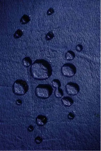  ?? Reprodução ?? ‘L’accord Bleu’, tela de Yves Klein, que só pintava com azul, a cor de Debussy