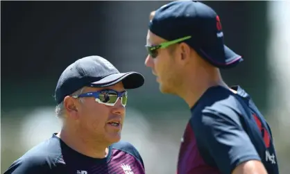  ??  ?? The England coach, Chris Silverwood, chats with Stuart Broad during the South Africa tour’s opening practice session this week. Photograph: Stu Forster/Getty Images