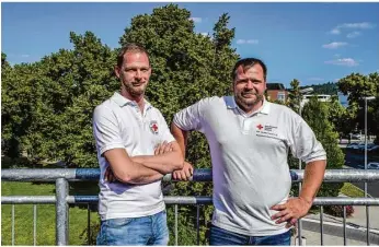  ?? Foto: Rudi Penk ?? Wieder zurück in Heidenheim: Patrick Huslig (links) und Daniel Peischl haben alte Menschen aus einem Pflegeheim gerettet.