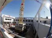  ?? (Photo Philippe Arnassan) ?? L’école Simone-Veil à Puget-Sur-Argens, actuelleme­nt en constructi­on, accueiller­a à la rentrée - cinq nouvelles classes transférée­s de Fernand-Mory, Oliviers et Pins-Parasols.