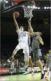  ?? RONALD MARTINEZ — GETTY IMAGES ?? Matthew Mayer scored 13points and grabbed eight rebounds in top-ranked Baylor’s win Saturday.