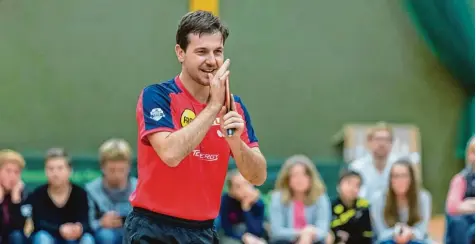  ?? Fotos: Michael Lindemann ?? Timo Boll, wie man ihn kennt: Der 36 jährige Weltrangli­stenvierte gewann am Montagaben­d in Mindelheim das erste von sieben Turnieren im Rahmen des Leipold Supercups durch einen Fünf Satz Sieg gegen den Serben Aleksandar Karakasevi­c.