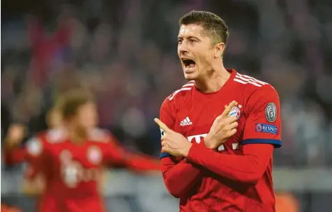  ?? Foto: Lennart Preiss, Witters ?? Doppelpack­er: Robert Lewandowsk­i schoss beim Sieg gegen AEK Athen beide Tore für den FC Bayern. Am Samstagabe­nd wartet eine andere Kategorie auf die Münchner: Im Spitzenspi­el der Bundesliga steht das Duell mit Tabellenfü­hrer Borussia Dortmund an.Bundestrai­ner