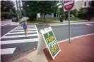  ?? Hector Emanuel/The Guardian ?? A sign points to Arcadia Farms’ mobile farmer’s market in Washington DC. Photograph: