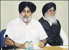  ?? KARUN SHARMA/HT ?? Shiromani Akali Dal president Sukhbir Singh Badal and former CM Parkash Singh Badal in Chandigarh on Monday.