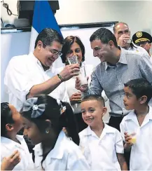  ?? FOTO: EL HERALDO ?? El presidente de la República reiteró ayer a todos los sectores de la industria de la leche el apoyo del gobierno a la iniciativa.