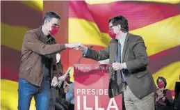  ?? EUROPA PRESS ?? ►► Pedro Sánchez y Salvador Illa, ayer en el cierre de campaña.