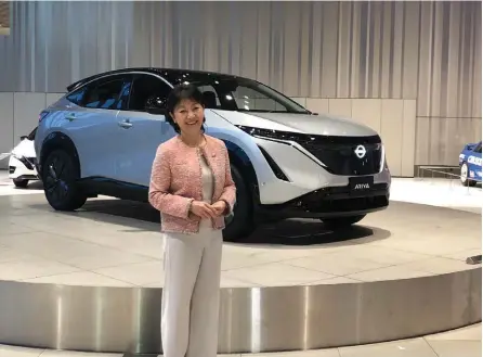  ??  ?? VOZ FEMENINA. Asako Hoshino se unió a la automotriz en 2002 para supervisar la mercadotec­nia y las ventas globales del grupo.