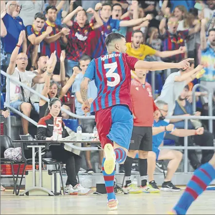  ?? Foto: joan lanuza ?? Matheus celebra su gol al inicio de la prórroga Ya marcó un doblete en el 1-3 en Murcia y ayer también dio el 1-1 a adolfo