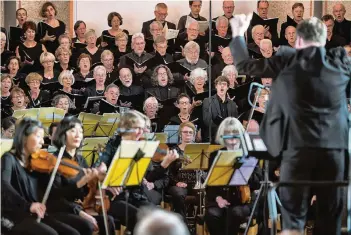  ?? FOTO: MATZERATH ?? Chöre, Orchester und Solisten boten in der Erlöserkir­che ein umjubeltes Konzert zum Reformatio­nsjubiläum.