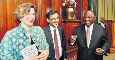  ?? Picture: GCIS ?? Economist Mariana Mazzucato of University College London shares a light moment with minister of trade, industry & competitio­n Ebrahim Patel and President Cyril Ramaphosa at a meeting of the presidenti­al economic advisory council in Pretoria.