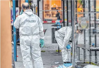  ?? FOTO: FELIX KÄSTLE/DPA ?? Auf dem Marienplat­z wurden zwei Männer bei einem Messerangr­iff schwer verletzt.