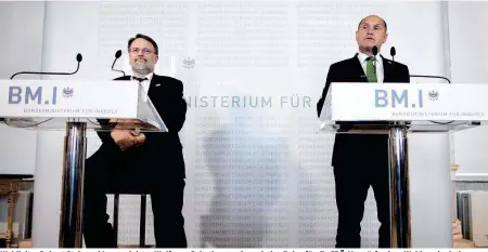  ??  ?? Wahlleiter Robert Stein und Innenminis­ter Wolfgang Sobotka vermissen jeden Beleg für die FPÖ-Vorwürfe einer Wahlmanipu­lation
