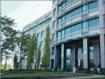  ?? CBRE ?? Reportedly 1,000Waymo employees could work at this office building at 680 E. Middlefiel­d Road in Mountain View.