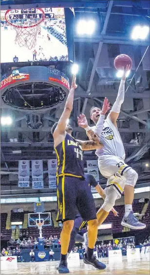  ?? ST. JOHN’S EDGE PHOTO/JEFF PARSONS ?? Carl English (23) had a team-high 34 points for the St. John’s Edge Thursday, but it wasn’t enough to keep the home side from losing 130-127 to the London Lightning and falling behind 3-2 in their best-of-seven Central Division final.