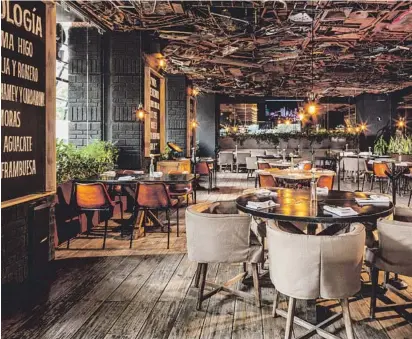  ??  ?? Sonora Grill es un steakhouse mexicano contemporá­neo en el paseo de la Reforma.