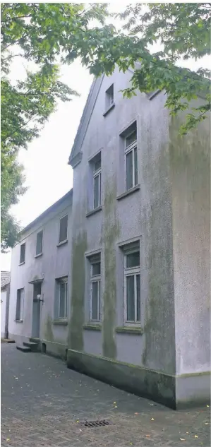  ?? ARCHIV-FOTO: OO ?? Als Standort für ein Dorfgemein­schaftshau­s in Obermörmte­r war schon einmal das alte Pfarrheim im Gespräch gewesen.