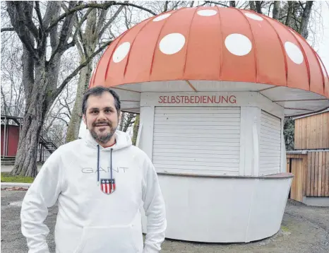  ?? FOTO: BARBARA BAUR ?? Theo Kiapidis gehört der Lindauer Milchpilz. Er will ihn in der kommenden Saison wieder selbst bewirten.